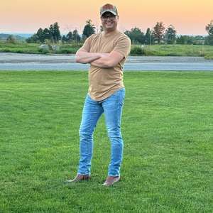 Meet your Posher, Colby